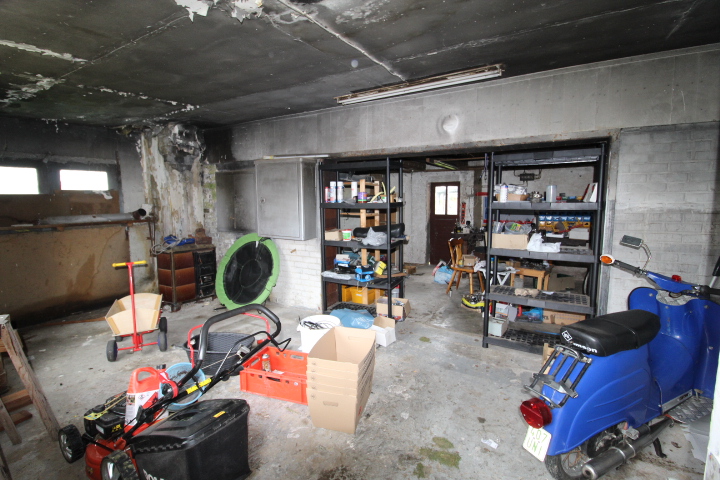 Einfamilienhaus mit Garage und Werkstatt in Elbnähe